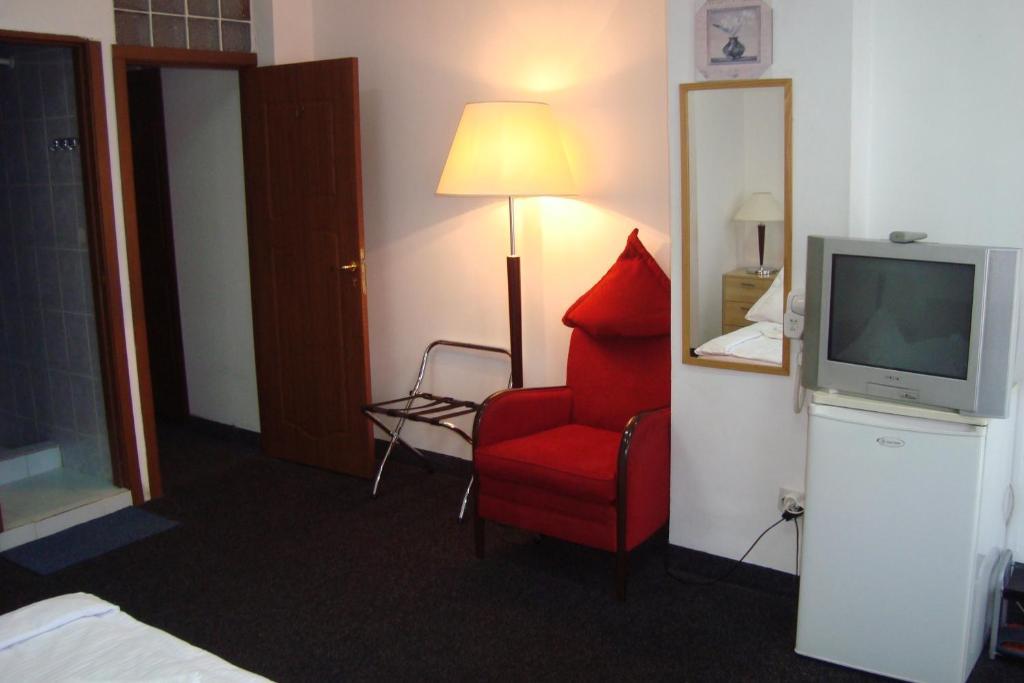 Hostel Litovoi Bucureşti Ngoại thất bức ảnh