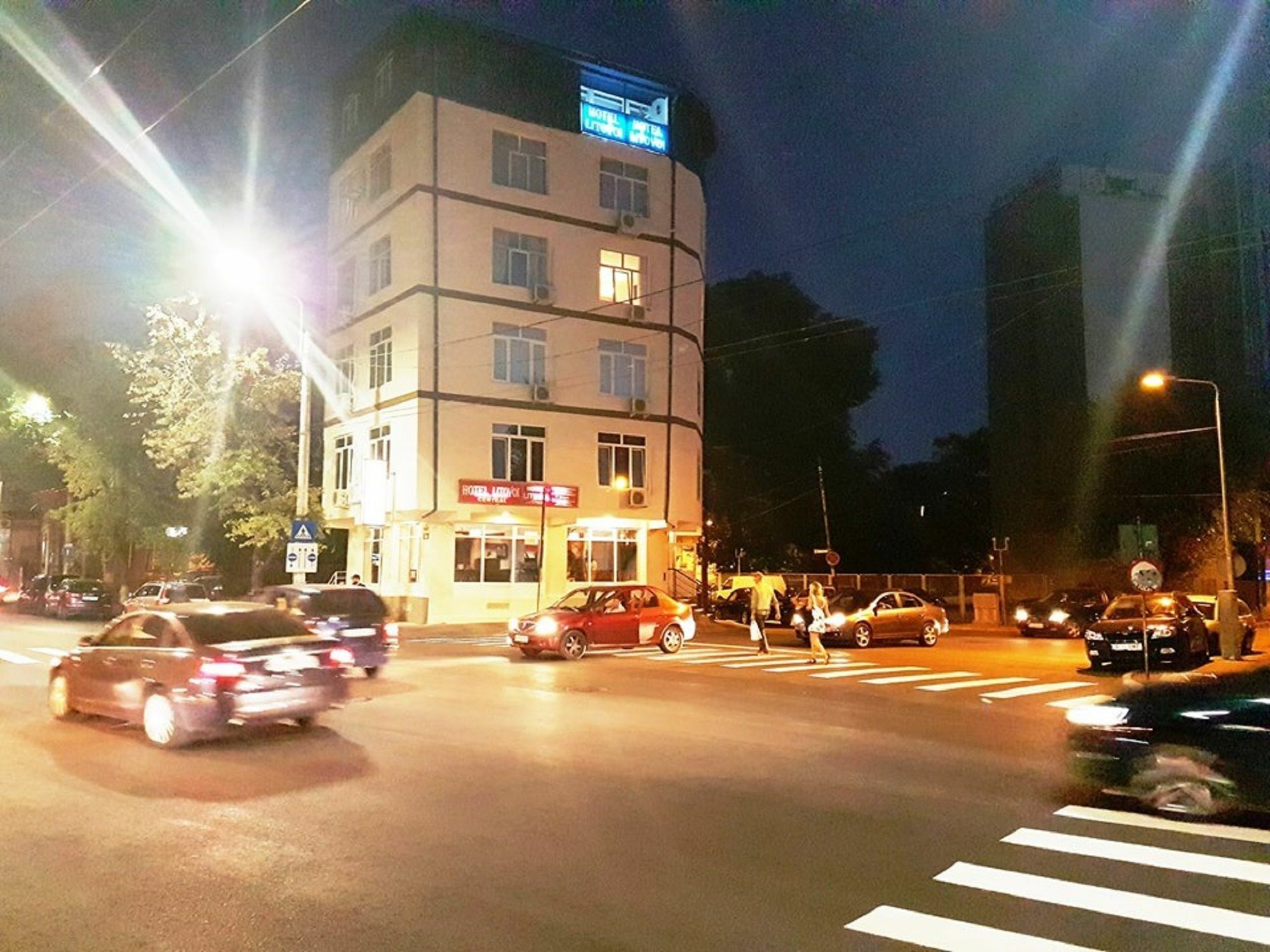 Hostel Litovoi Bucureşti Ngoại thất bức ảnh